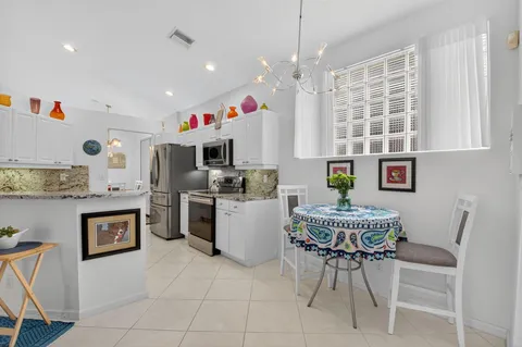 $599,000 | 6032 Rossmoor Lakes Court, Boynton Beach, FL 33437