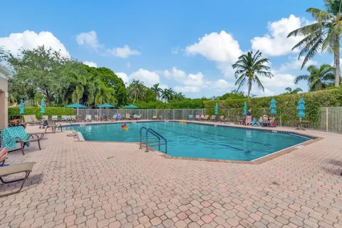 $599,000 | 6032 Rossmoor Lakes Court, Boynton Beach, FL 33437
