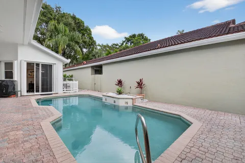 $599,000 | 6032 Rossmoor Lakes Court, Boynton Beach, FL 33437