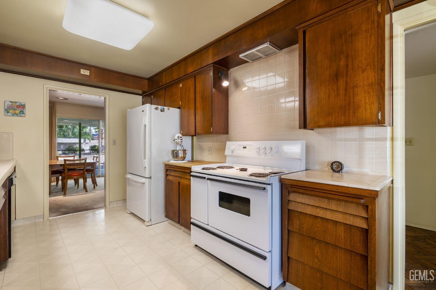 Undisclosed Address Bakersfield, CA 93305 - Photo 24 of 54