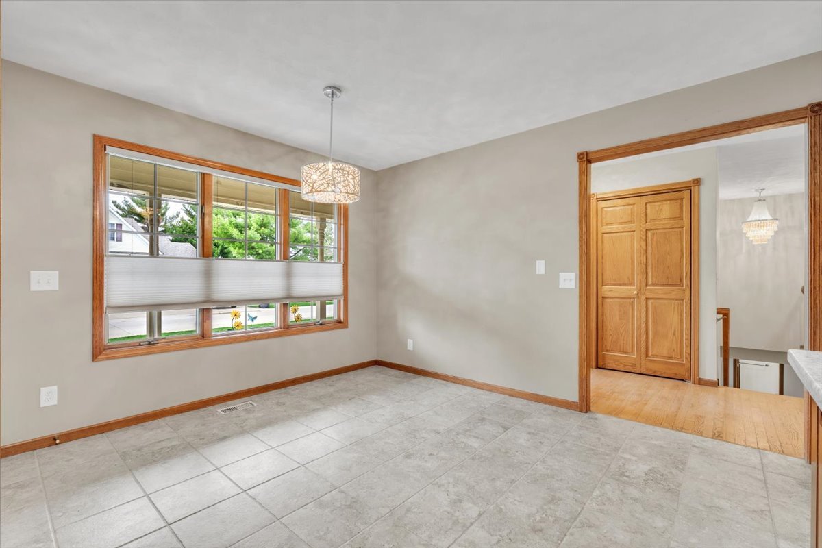 3402 76th Street Moline, IL 61265 - Photo 11 of 64