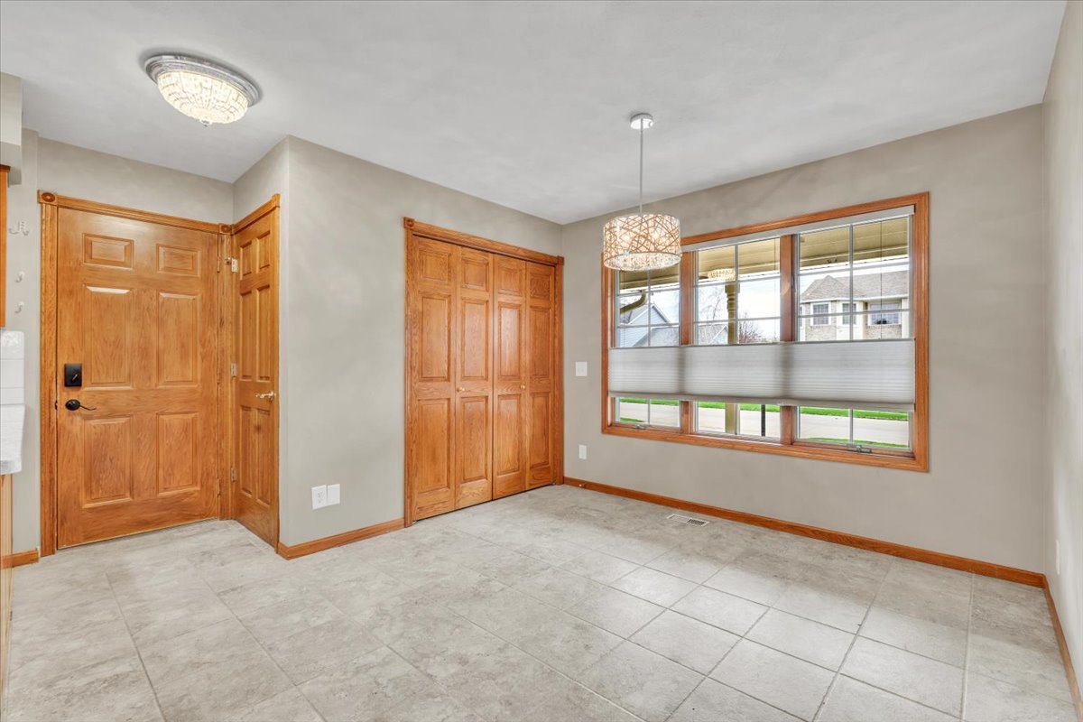 3402 76th Street Moline, IL 61265 - Photo 12 of 64