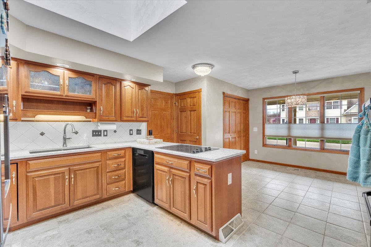 3402 76th Street Moline, IL 61265 - Photo 16 of 64