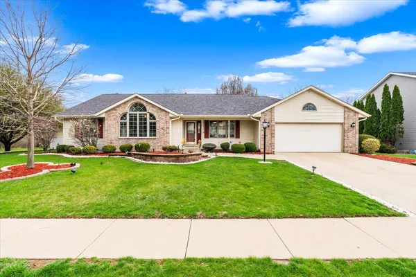 $437,900 | 3402 76th Street, Moline, IL 61265