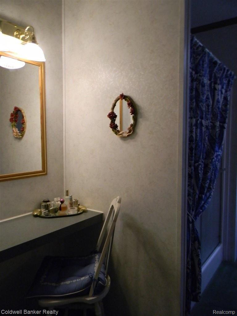 6991 Fish Lake Road Holly, MI 48442 - Photo 14 of 24 Dressing Area