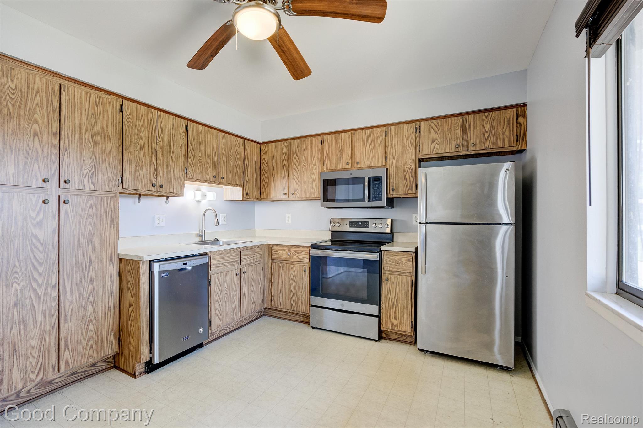 30464 Utica Road Roseville, MI 48066 - Photo 7 of 21 Gallery Image 7
