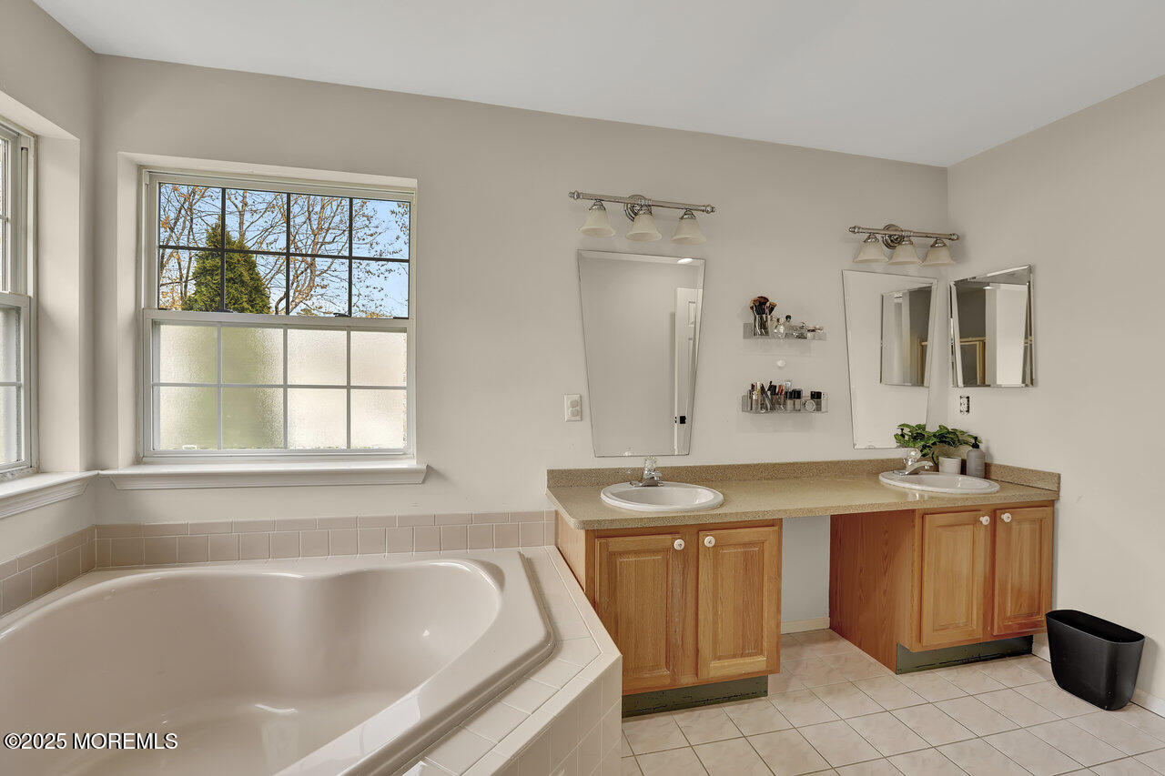 12 Arrowhead Circle Jackson, NJ 08527 - Photo 31 of 61 032_6i6a2047_913