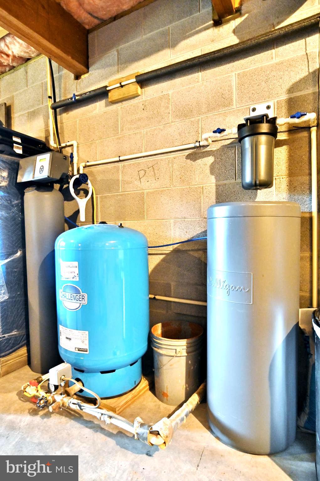 36 Pine Way Mount Jackson, VA 22842 - Photo 49 of 49 a bathroom with a sink