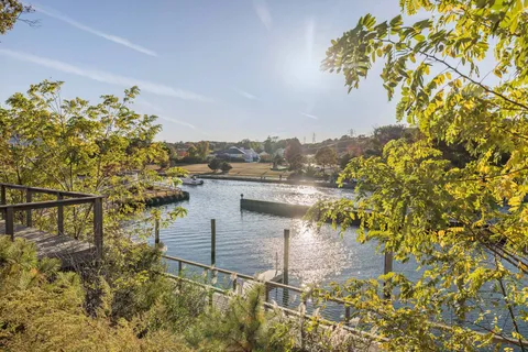 $2,196,000 | 7 Old Boathouse Lane South, Hampton Bays, NY 11946