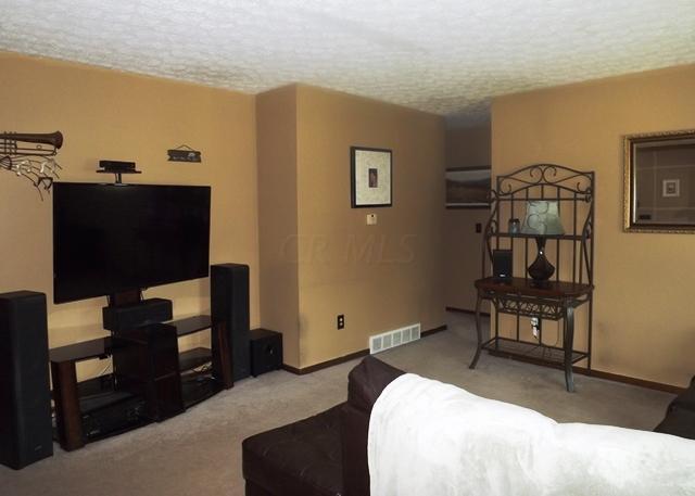 709 Holly Road Delaware, OH 43015 - Photo 4 of 17 Gallery Image 4