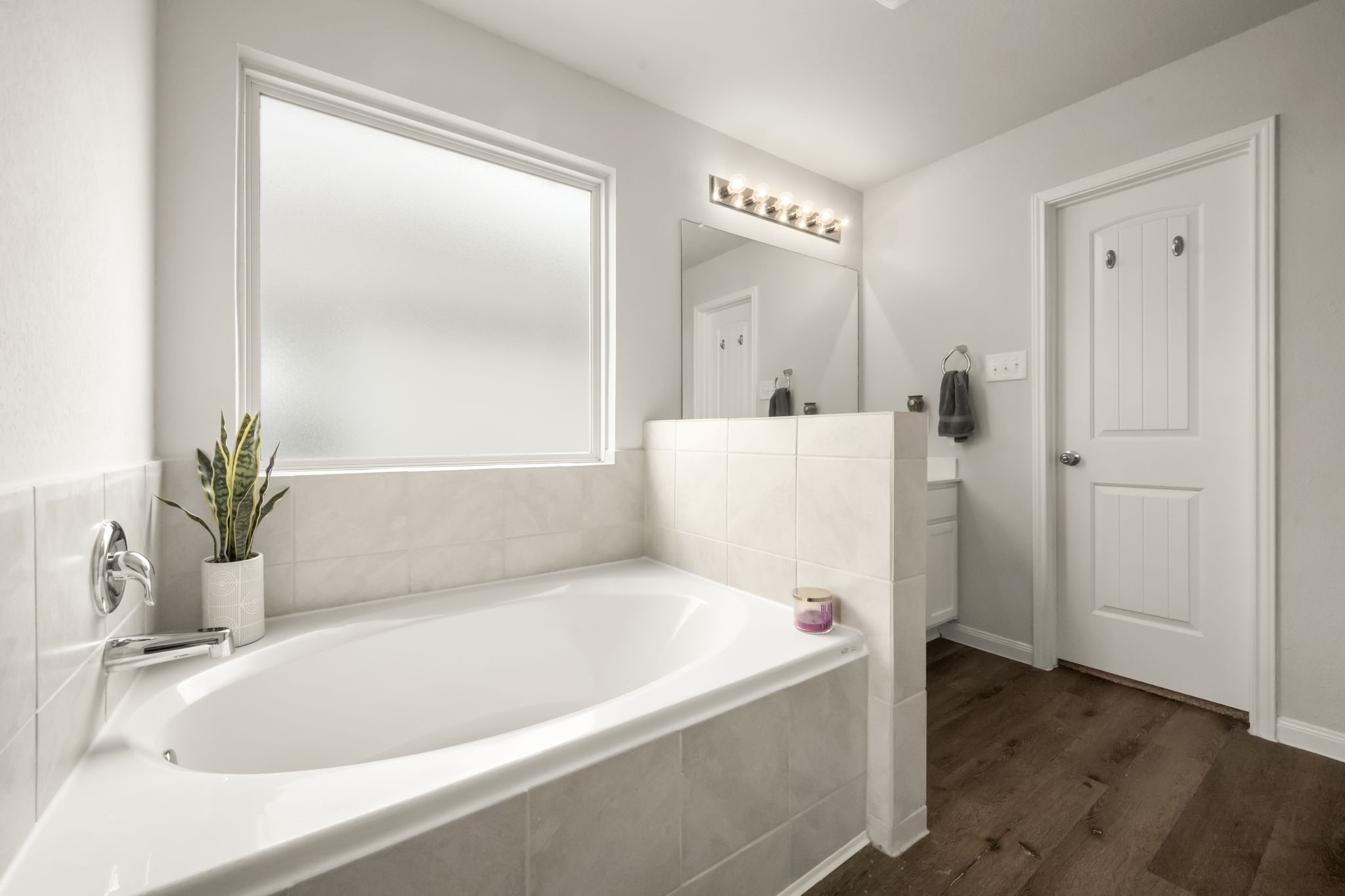 4915 Blue Jacaranda Way Spring, TX 77373 - Photo 18 of 30 The large soaking tub will be your favorite spot - calm, fresh and pretty.