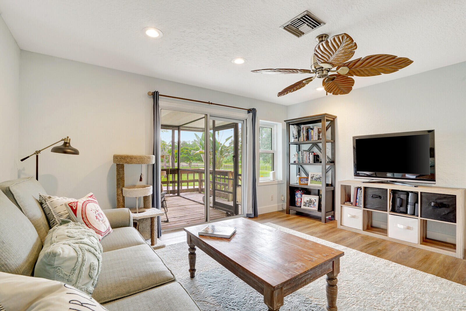 5212 Homeland Road Lake Worth, FL 33449 - Photo 24 of 60 32_image_20_mls