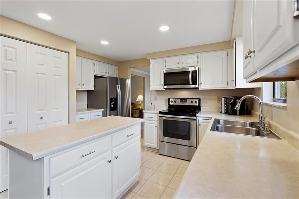 285 Evans Road Zelienople, PA 16063 - Photo 8 of 25 Gallery Image 8