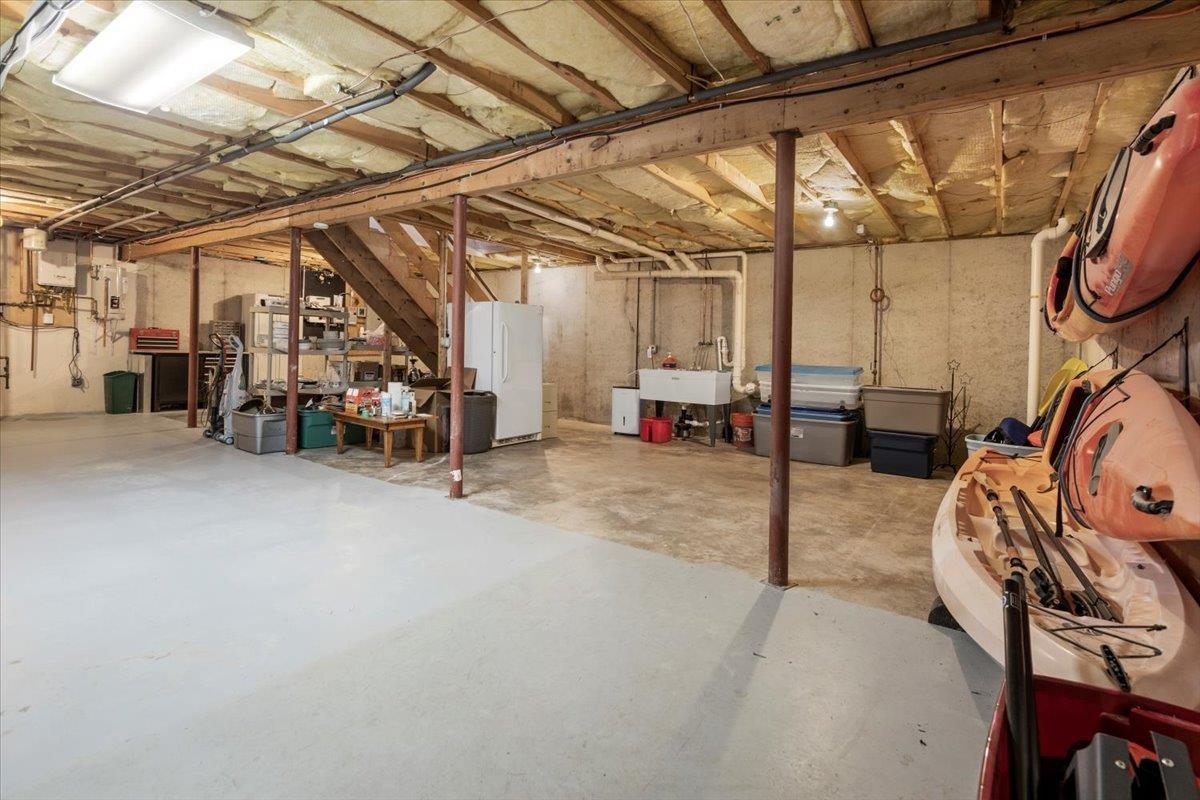 29 Hubbard Road Dover, NH 03820 - Photo 36 of 40