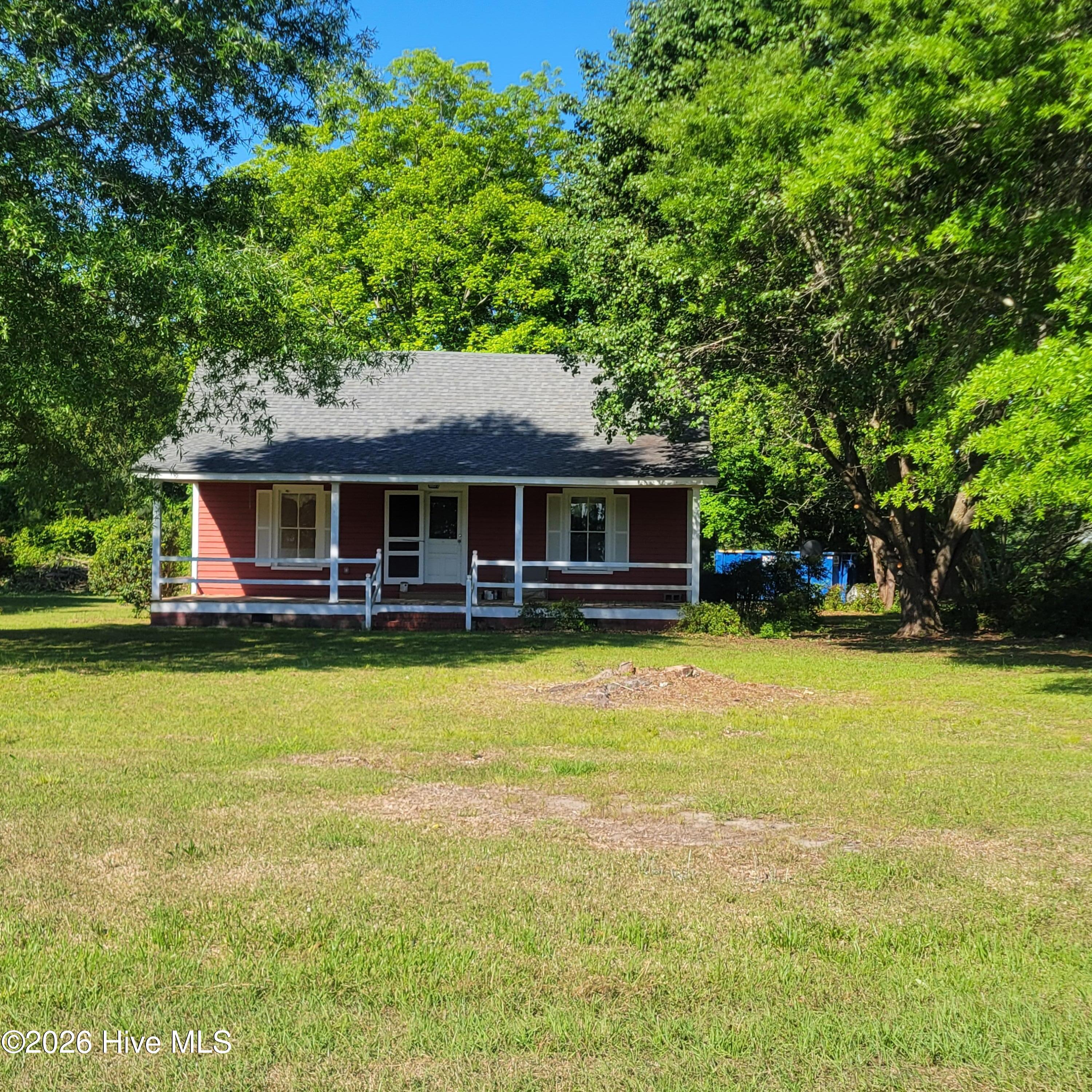 425 Murray Town Road Burgaw, NC 28425 - Photo 1 of 1 20260505_092327