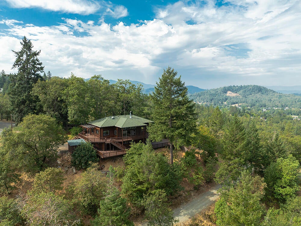 2931 Harbeck Road Grants Pass, OR 97527 - Photo 52 of 59 52