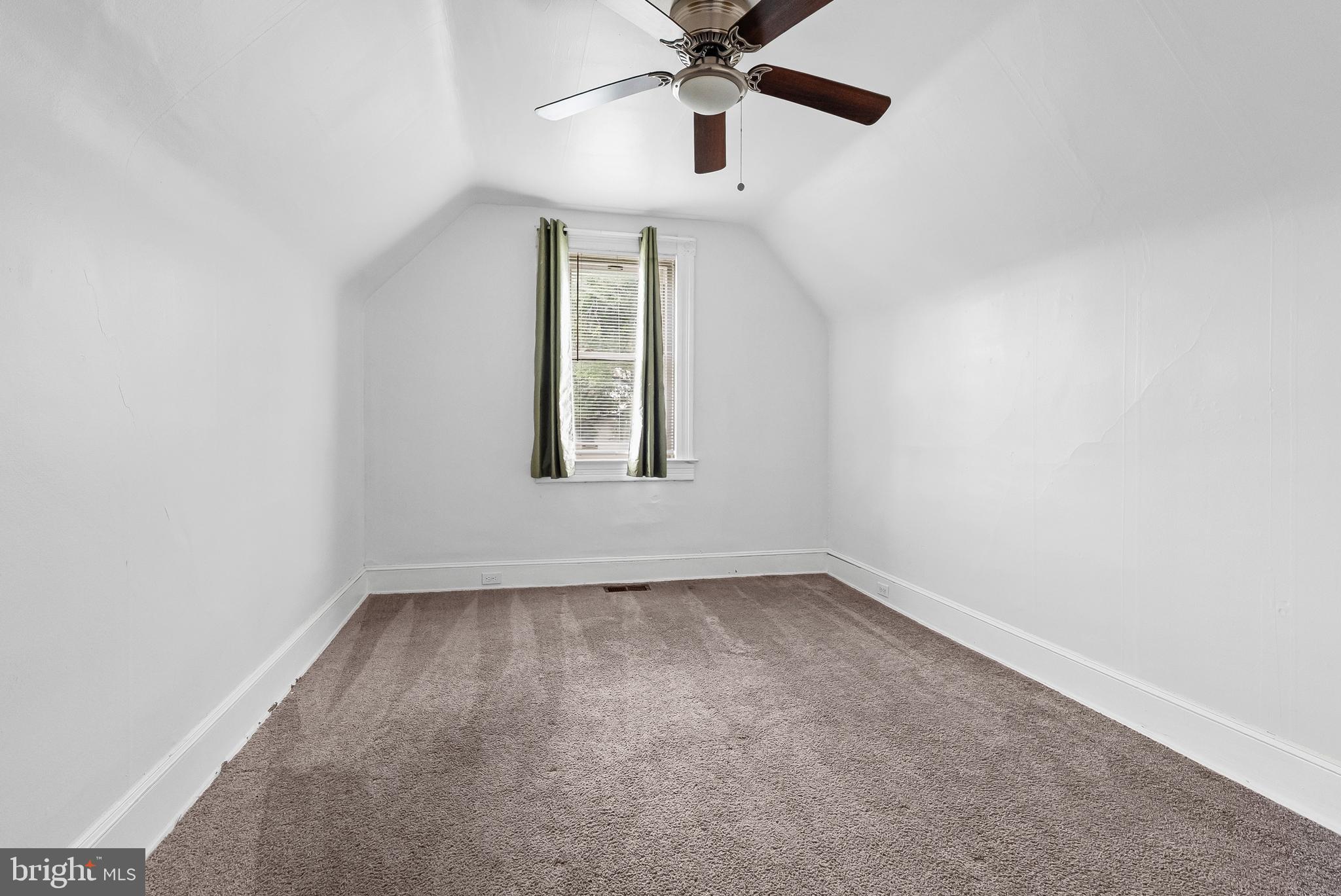 5 South Woodington Road Baltimore, MD 21229 - Photo 8 of 16