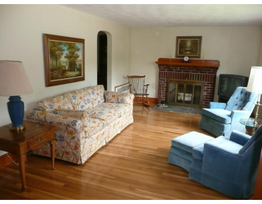 8 Girard Road Stoneham, MA 02180 - Photo 3 of 15 Gallery Image 3