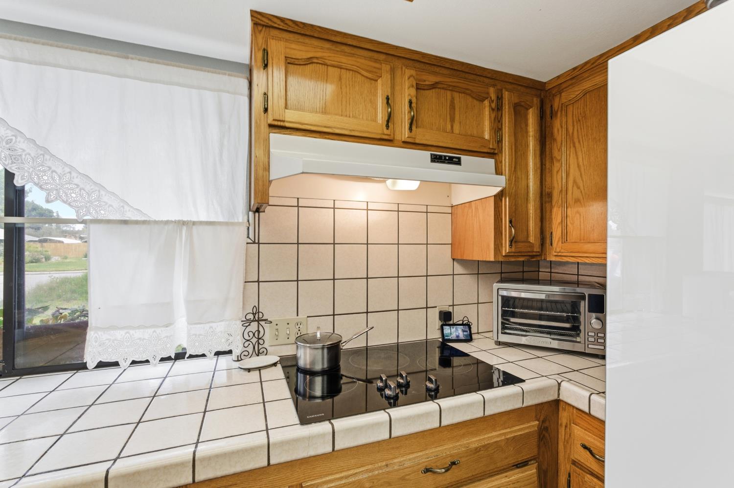 12126 Topper Road Madera, CA 93636 - Photo 11 of 40 a view of utility room