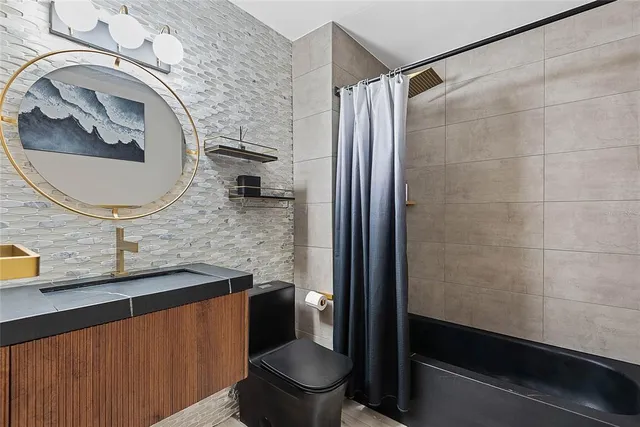 $725,000 | 61 Comanche Court, Palm Coast, FL 32137