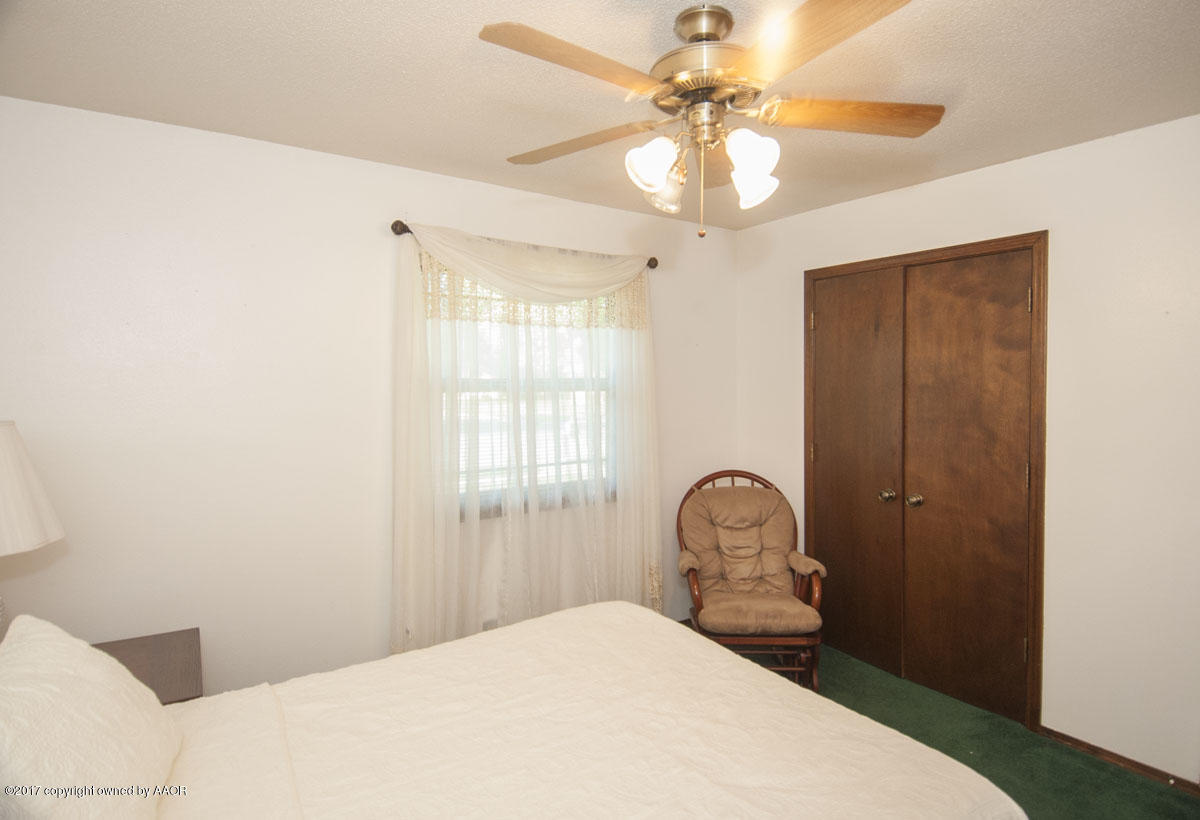 6916 Old Kent Road Amarillo, TX 79109 - Photo 11 of 31 BEDROOM 2 VIEW 2