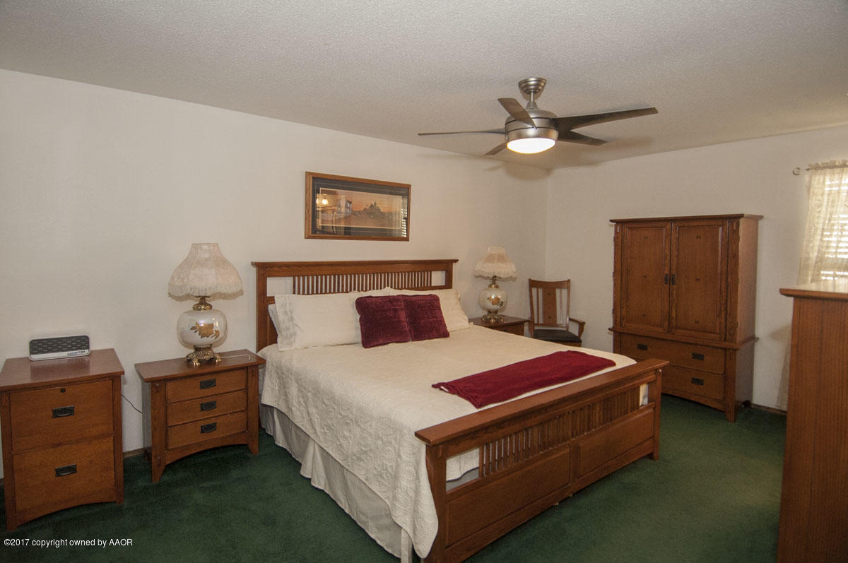 6916 Old Kent Road Amarillo, TX 79109 - Photo 16 of 31 MASTER VIEW 1