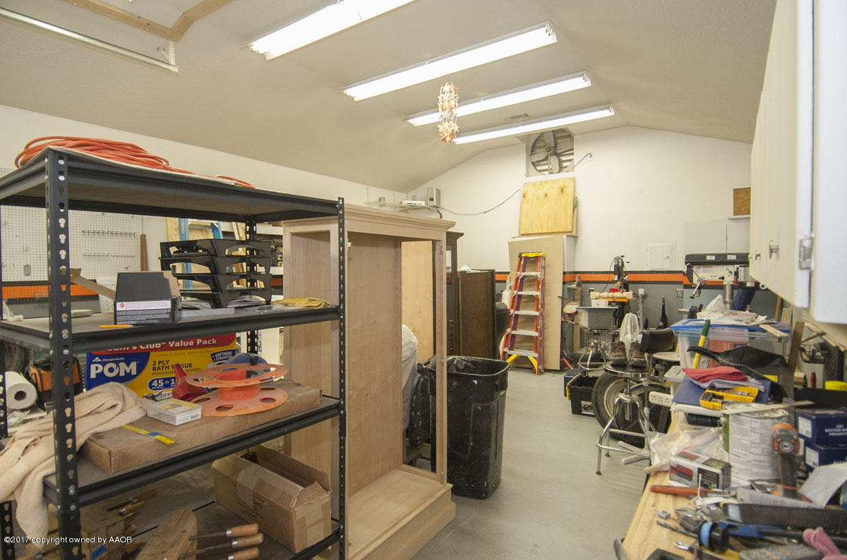 6916 Old Kent Road Amarillo, TX 79109 - Photo 29 of 31 SHOP VIEW 1