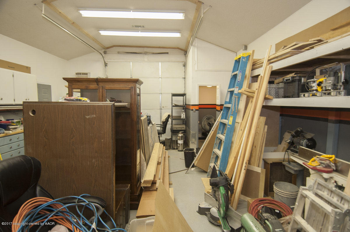 6916 Old Kent Road Amarillo, TX 79109 - Photo 30 of 31 SHOP VIEW 2