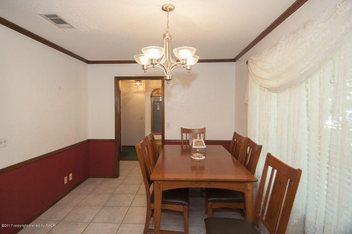 6916 Old Kent Road Amarillo, TX 79109 - Photo 3 of 31 DINING VIEW