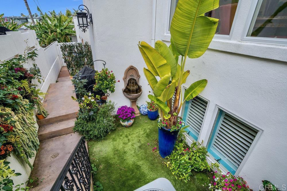 332 Gravilla Street La Jolla, CA 92037 - Photo 46 of 49 a view of a flower in a garden