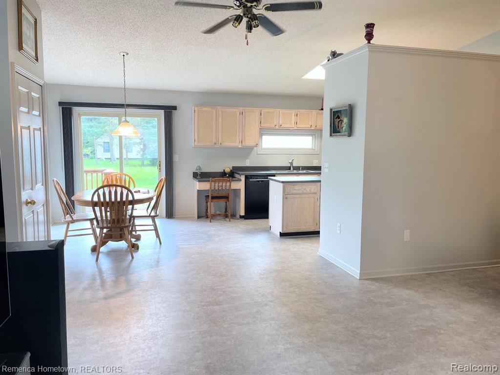 3636 Mildred Avenue Rochester Hills, MI 48309 - Photo 3 of 25