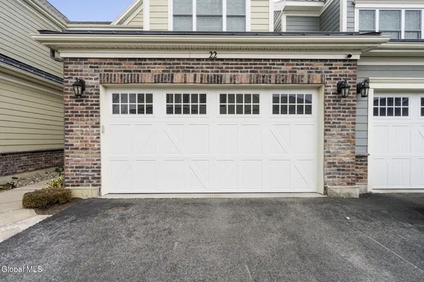 $759,900 | 22 Cambridge Way, Colonie, NY 12110