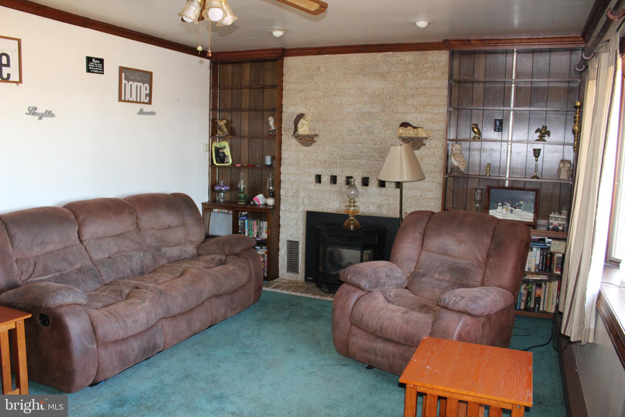 1285 Bull Valley Road Aspers, PA 17304 - Photo 5 of 34 Living Room
