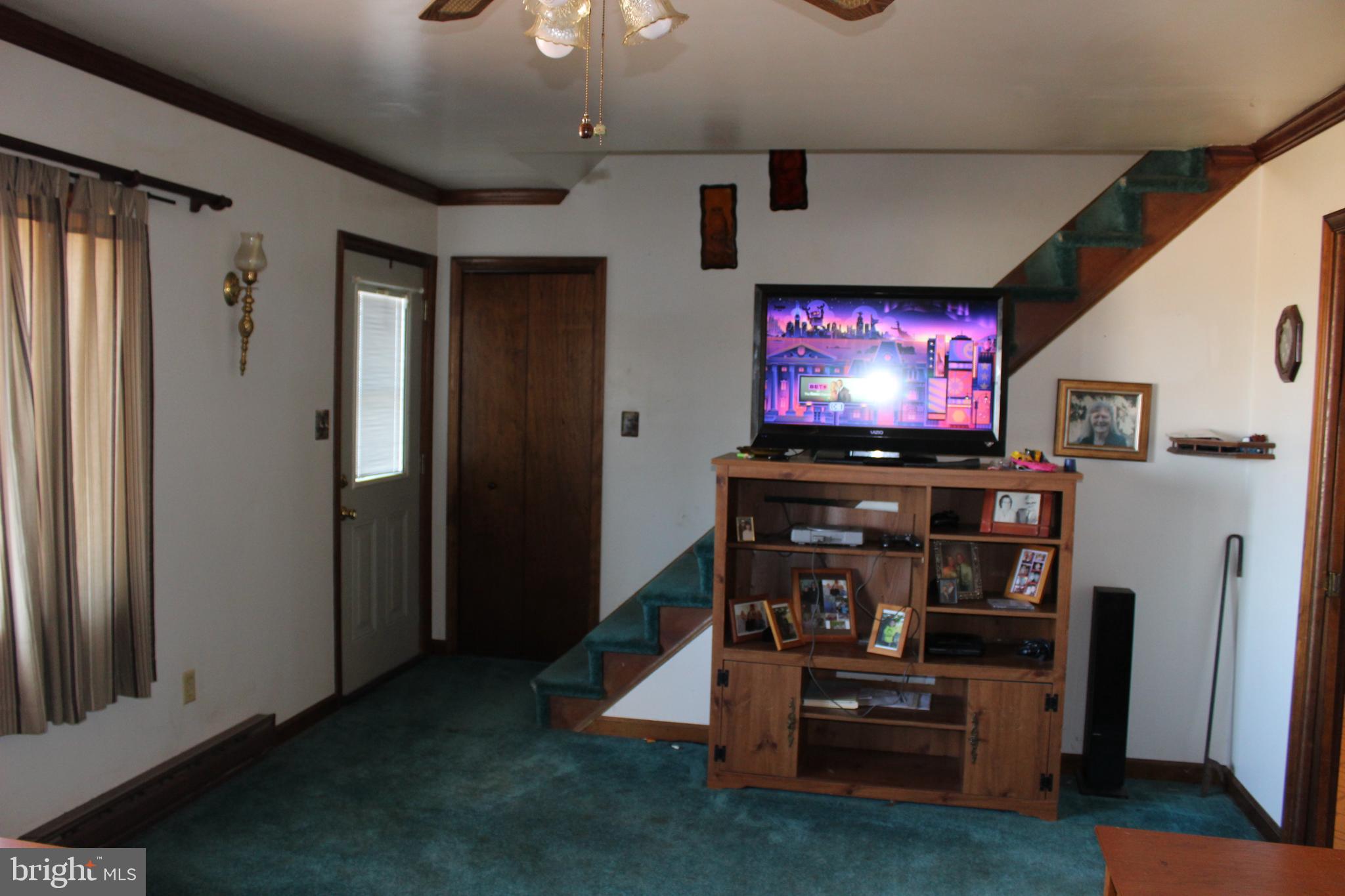 1285 Bull Valley Road Aspers, PA 17304 - Photo 6 of 34 Living Room