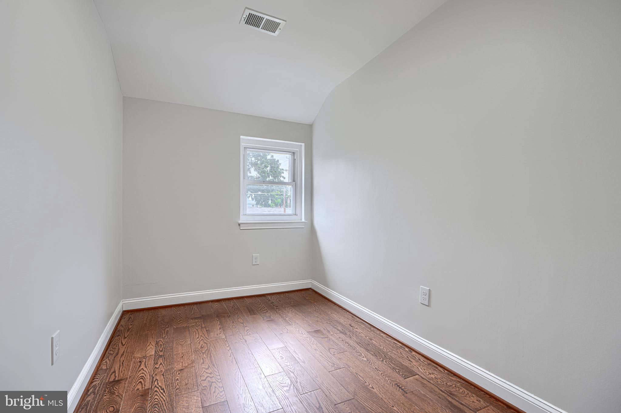 260 Ridge Avenue Towson, MD 21286 - Photo 27 of 39