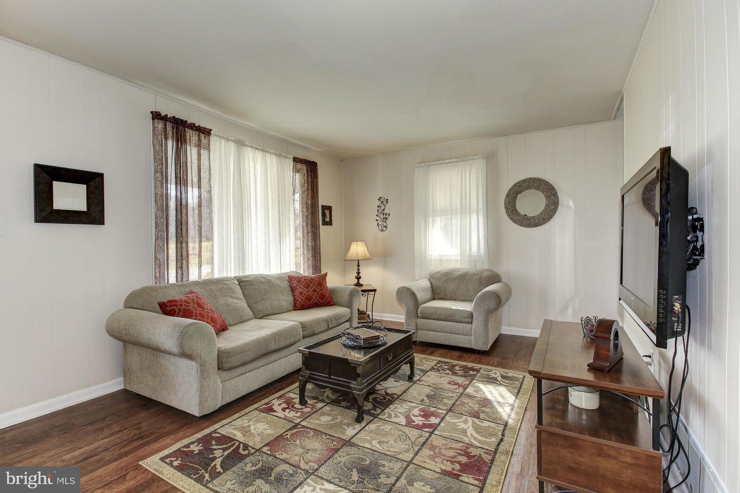 3114 Bird View Road Westminster, MD 21157 - Photo 3 of 20 Living Room