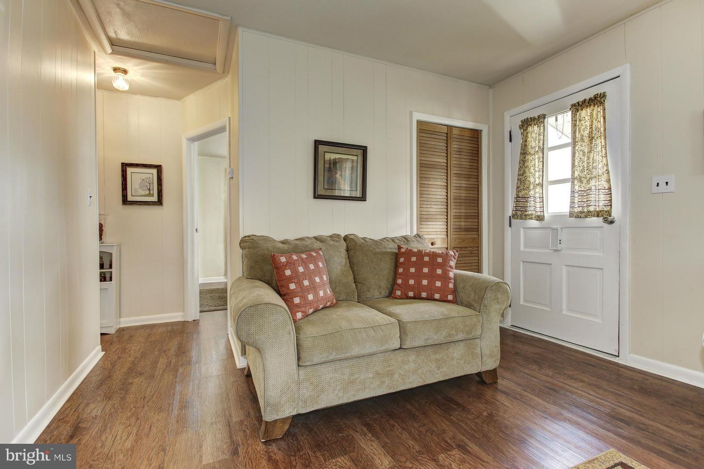 3114 Bird View Road Westminster, MD 21157 - Photo 4 of 20 Living Room
