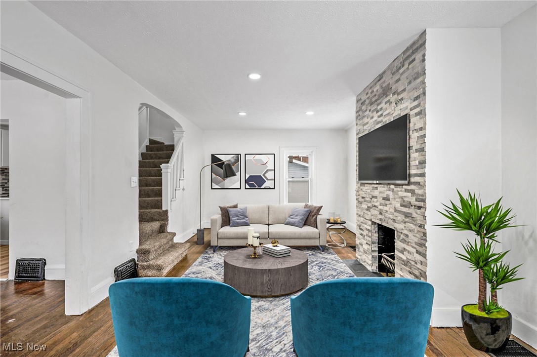 3404 Cedarbrook Road Cleveland, OH 44118 - Photo 7 of 37 Virtual staging