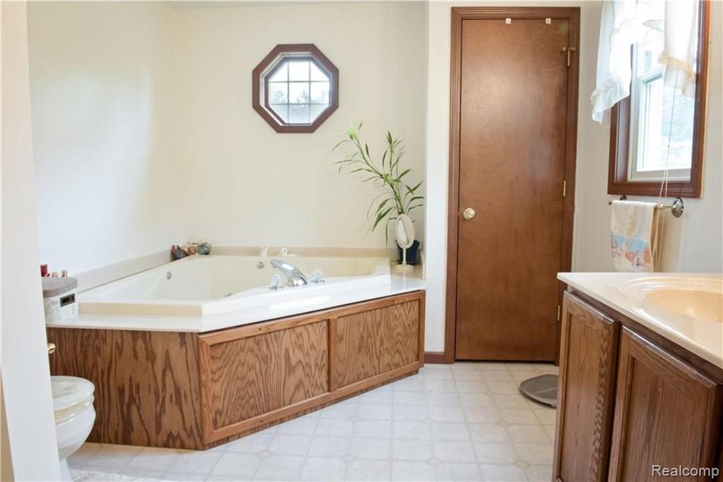 59645 Homeport Road South Lyon, MI 48178 - Photo 20 of 34