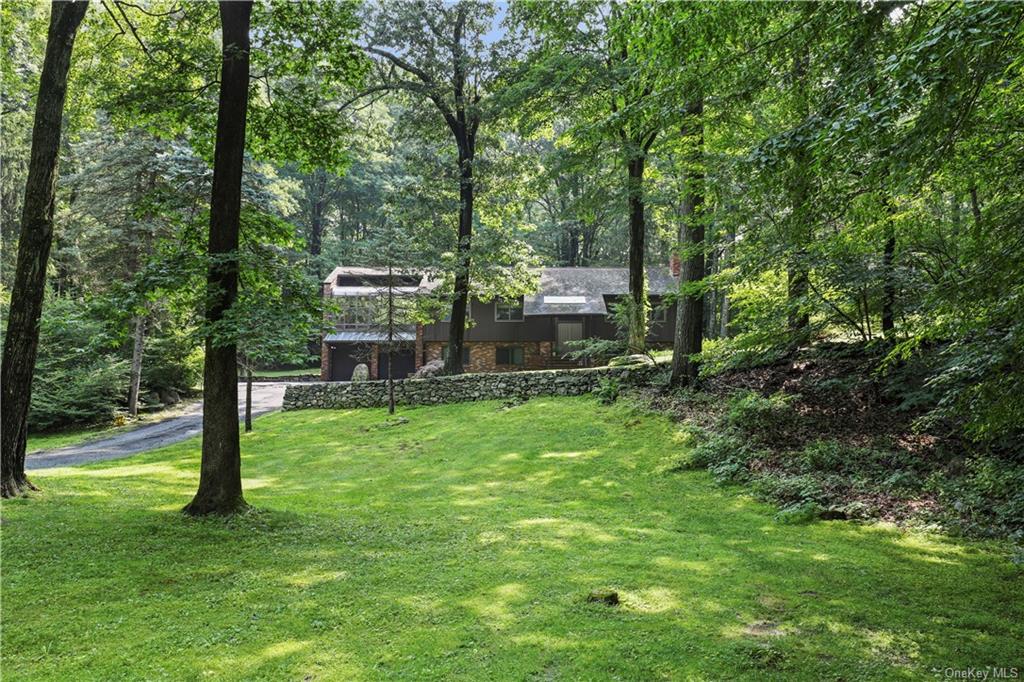 306 West Patent Road, Bedford Corners, NY 10549 Compass