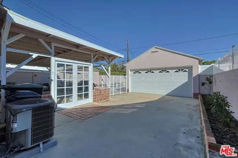$1,099,000 | 1118 North Niagara Street, Burbank, CA 91505