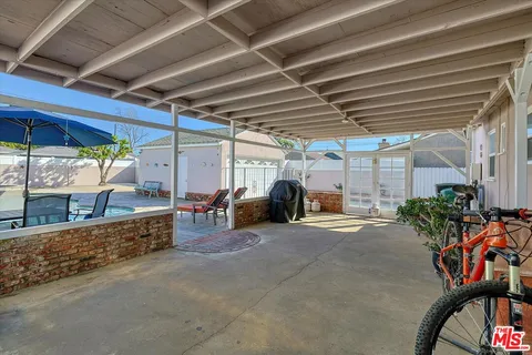 $1,099,000 | 1118 North Niagara Street, Burbank, CA 91505