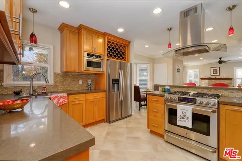 $1,099,000 | 1118 North Niagara Street, Burbank, CA 91505