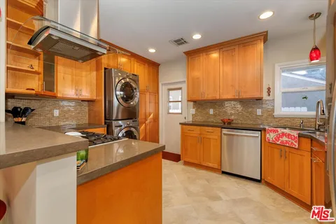 $1,099,000 | 1118 North Niagara Street, Burbank, CA 91505