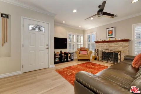 $1,099,000 | 1118 North Niagara Street, Burbank, CA 91505