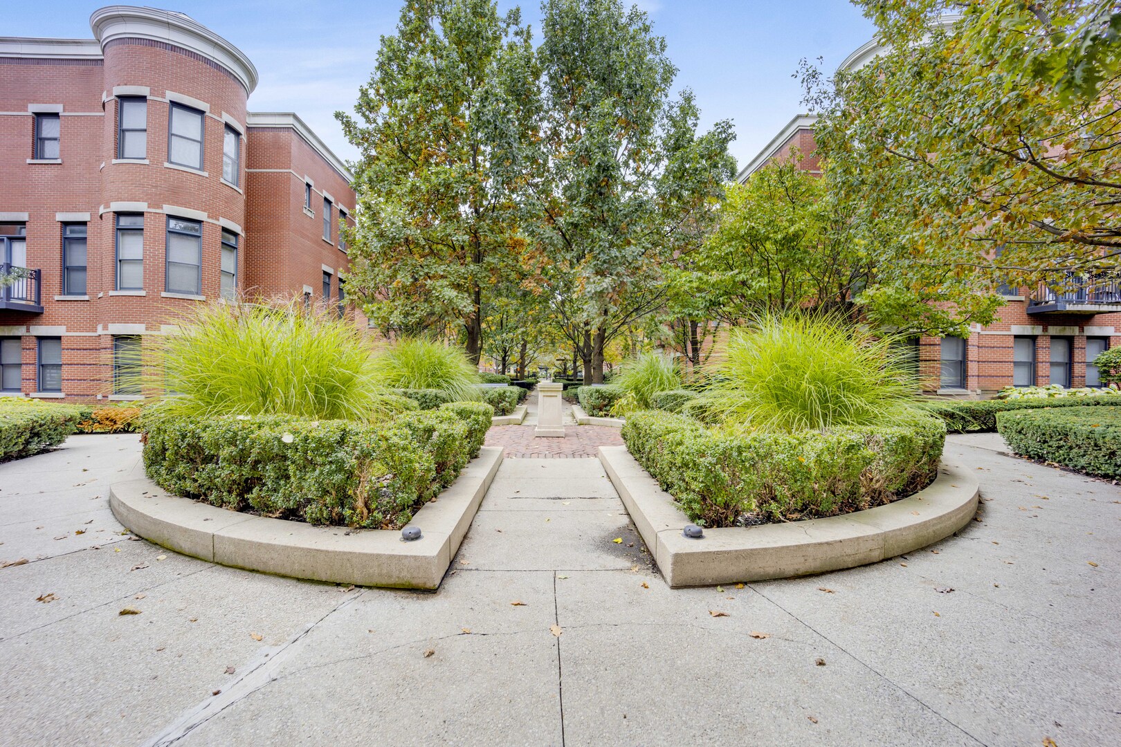 1524 South Sangamon Street, Unit 401 Chicago, IL 60608 - Photo 46 of 55 a view of a garden with pathway