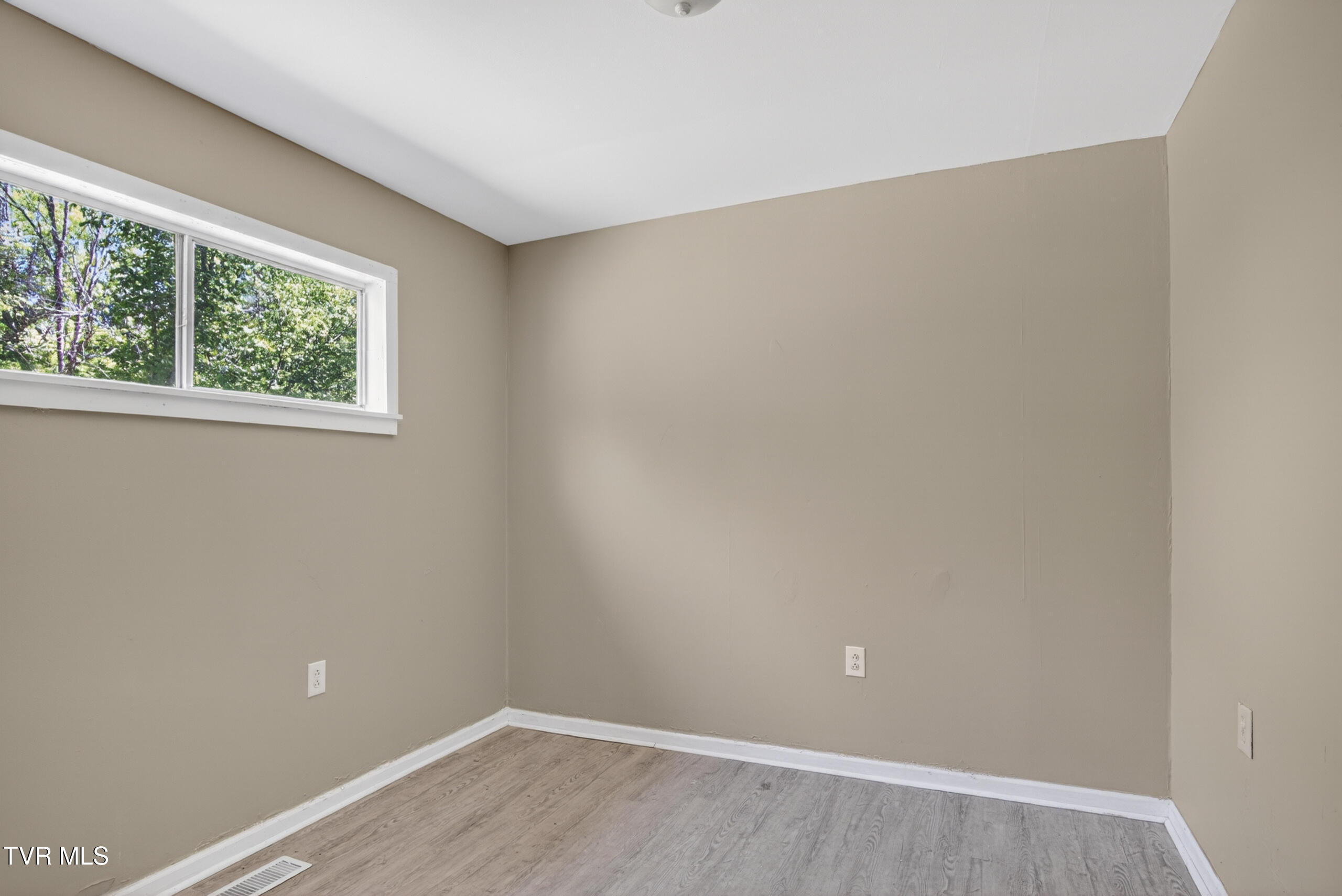 2400 Westwood Road Mohawk, TN 37810 - Photo 9 of 23 DSC00441