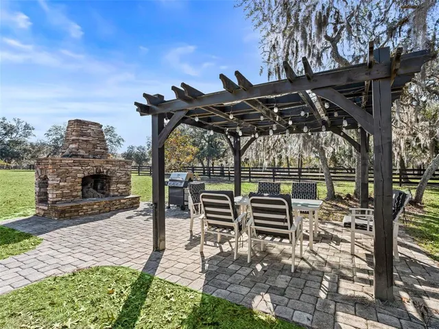 a view of a bench in a patio