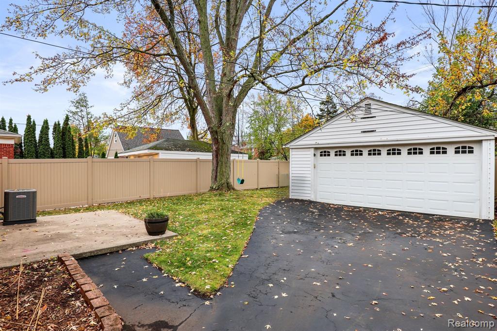 1604 Mansfield Road Birmingham, MI 48009 - Photo 26 of 30