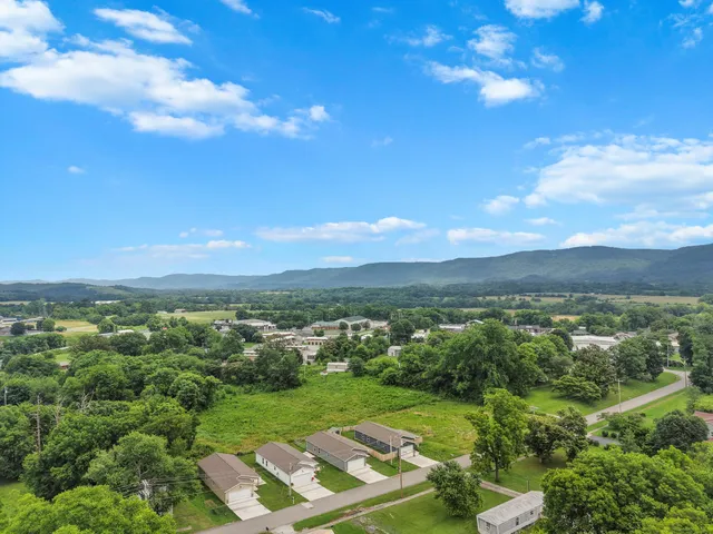 $225,000 | 110 Cleveland Avenue, Pikeville, TN 37367